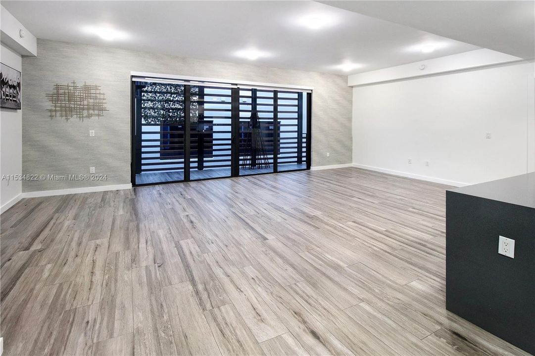 Recientemente alquilado: $6,300 (2 camas, 2 baños, 1242 Pies cuadrados)