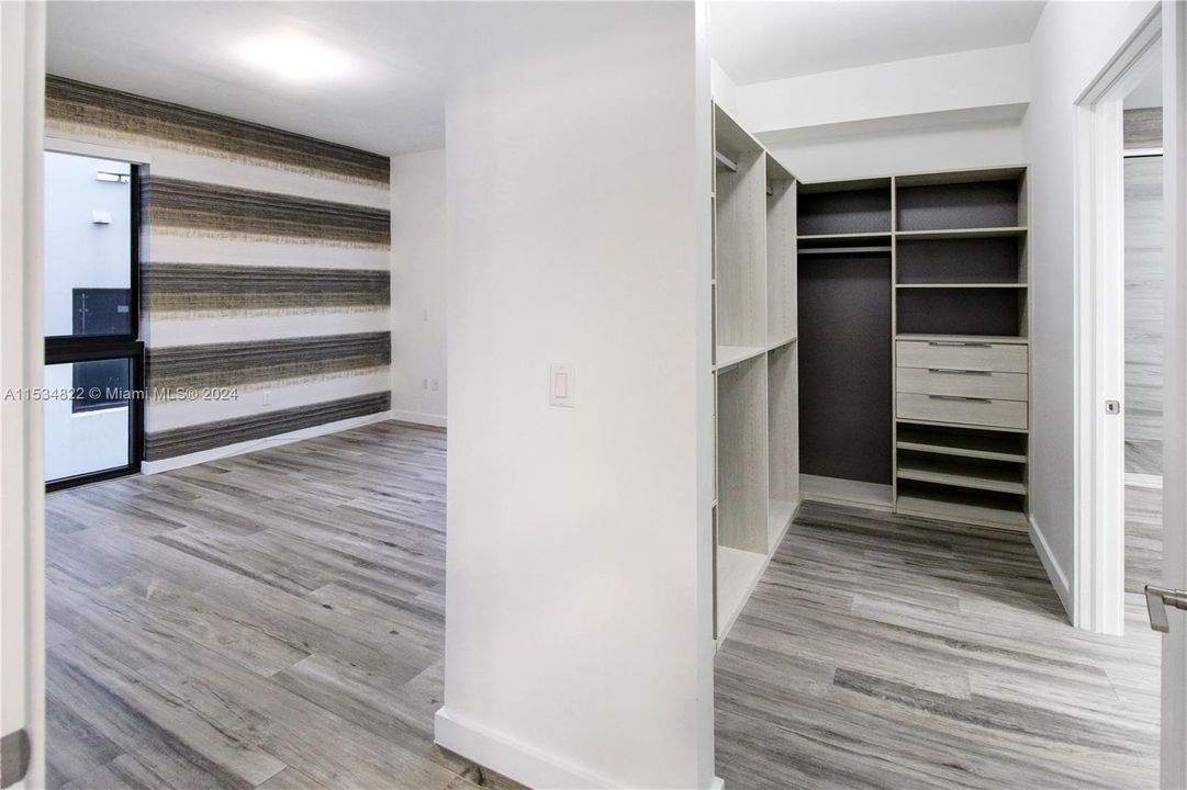 Recientemente alquilado: $6,300 (2 camas, 2 baños, 1242 Pies cuadrados)