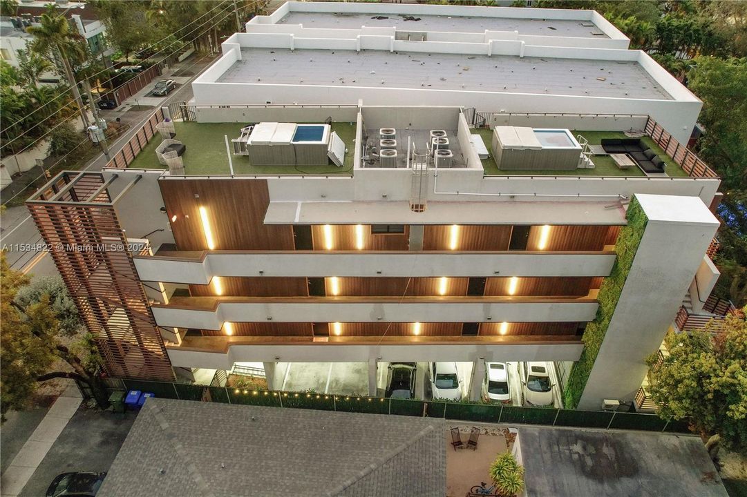 Recientemente alquilado: $6,300 (2 camas, 2 baños, 1242 Pies cuadrados)