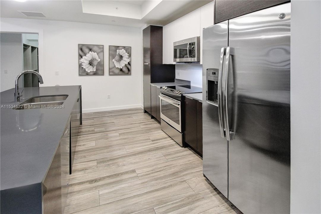 Recientemente alquilado: $6,300 (2 camas, 2 baños, 1242 Pies cuadrados)