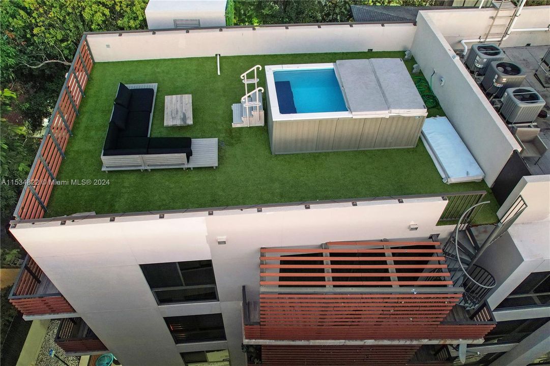 Recientemente alquilado: $6,300 (2 camas, 2 baños, 1242 Pies cuadrados)