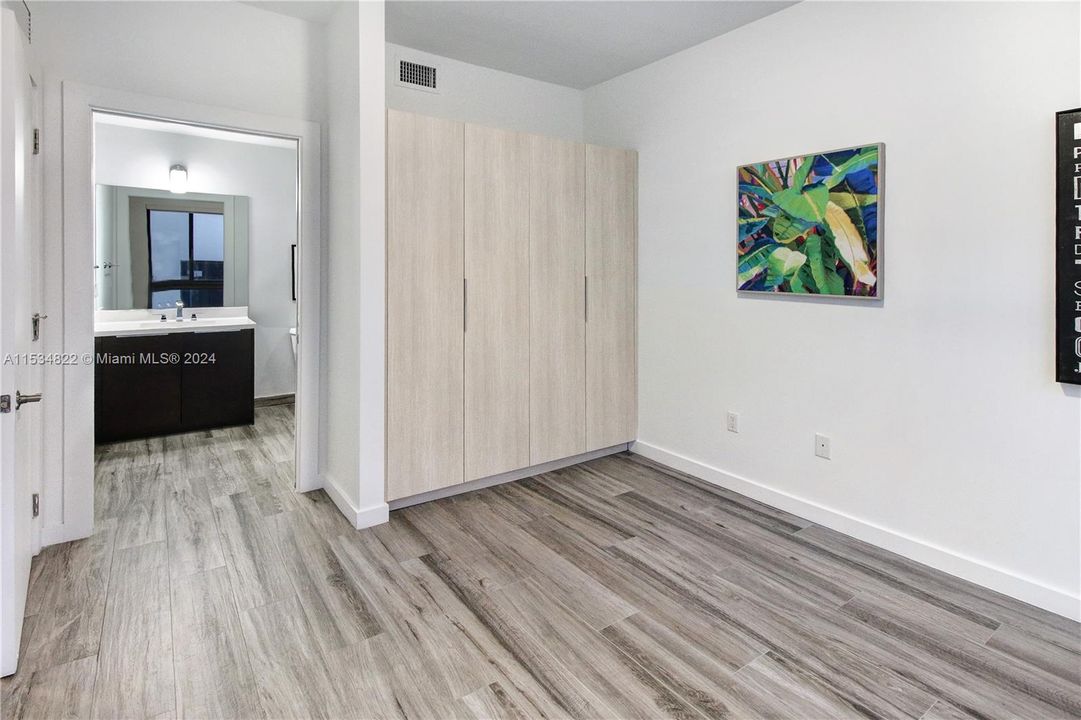 Recientemente alquilado: $6,300 (2 camas, 2 baños, 1242 Pies cuadrados)