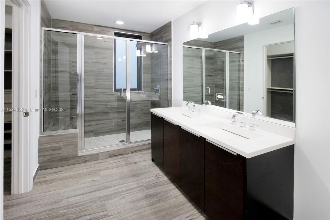 Recientemente alquilado: $6,300 (2 camas, 2 baños, 1242 Pies cuadrados)