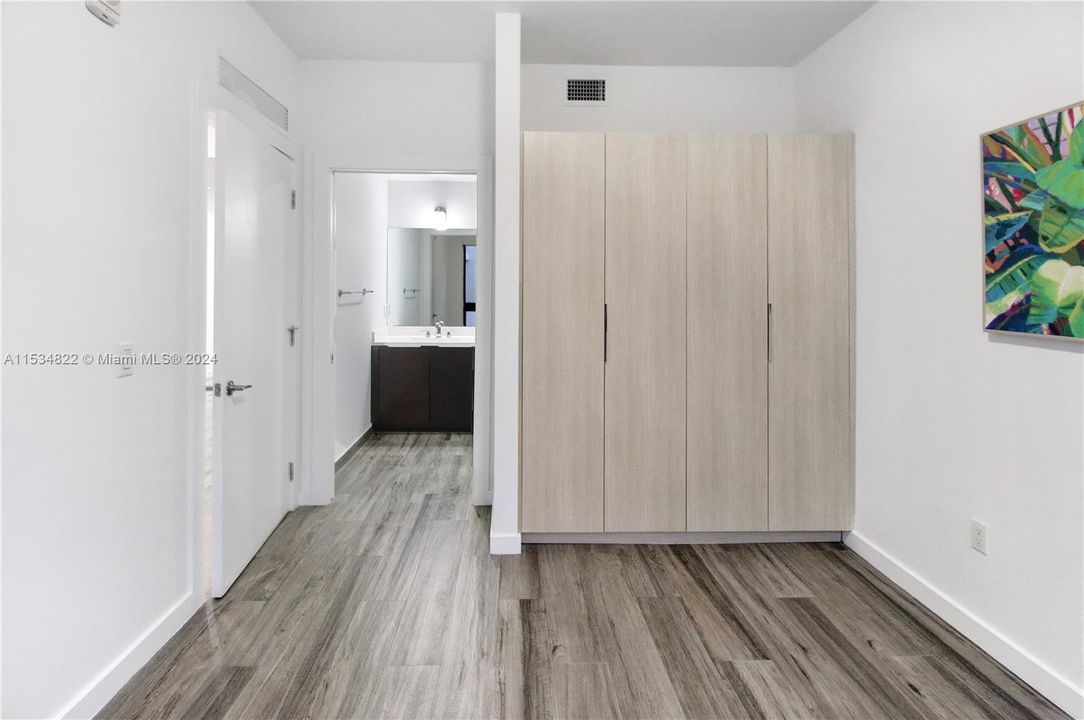 Recientemente alquilado: $6,300 (2 camas, 2 baños, 1242 Pies cuadrados)