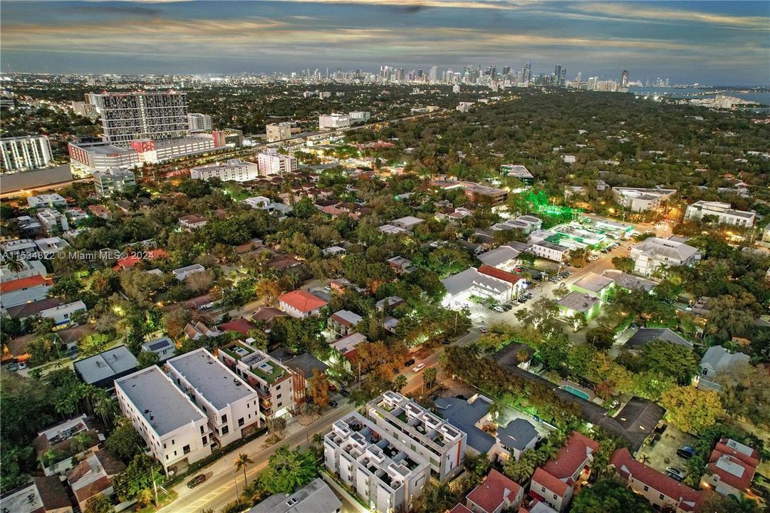 Recientemente alquilado: $6,300 (2 camas, 2 baños, 1242 Pies cuadrados)