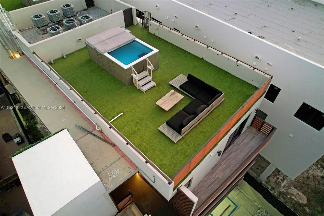 Recientemente alquilado: $6,300 (2 camas, 2 baños, 1242 Pies cuadrados)