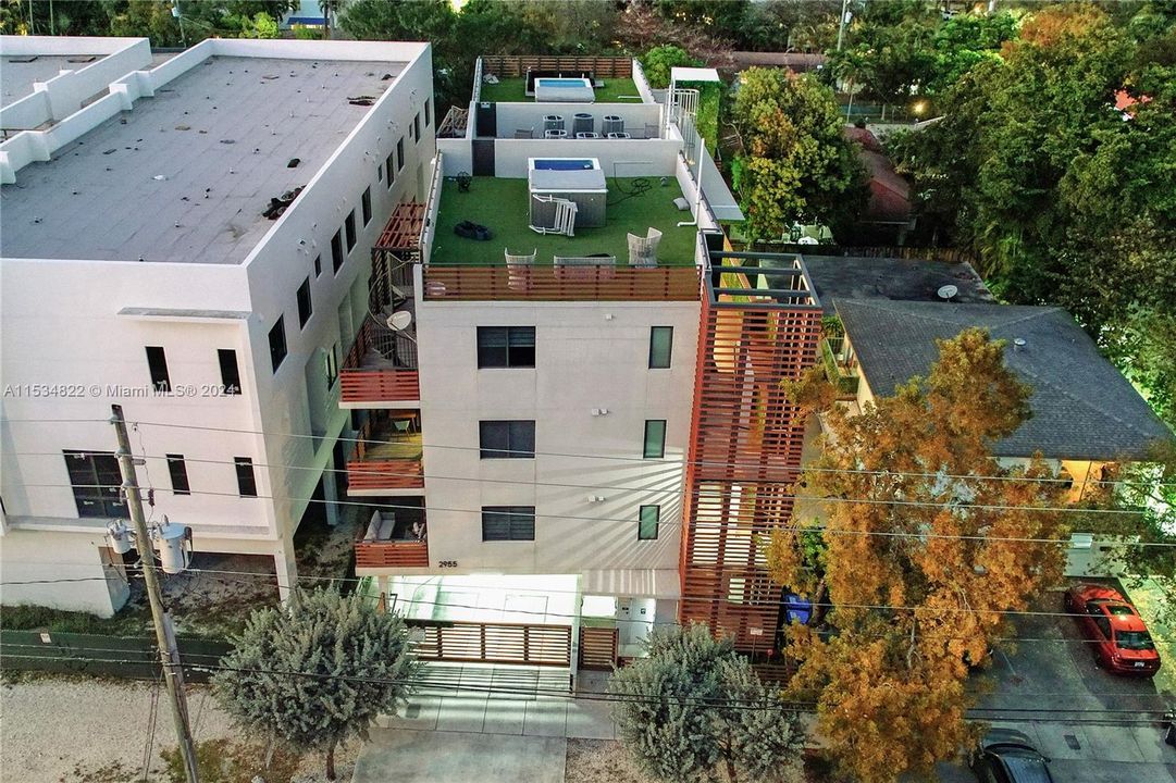 Recientemente alquilado: $6,300 (2 camas, 2 baños, 1242 Pies cuadrados)