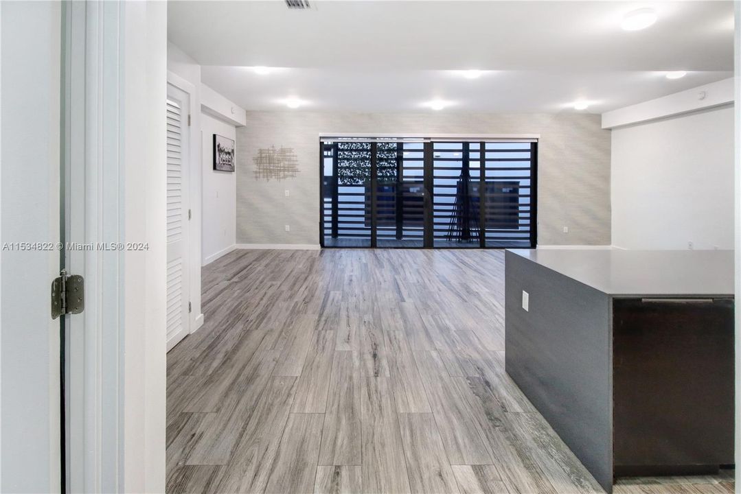 Recientemente alquilado: $6,300 (2 camas, 2 baños, 1242 Pies cuadrados)