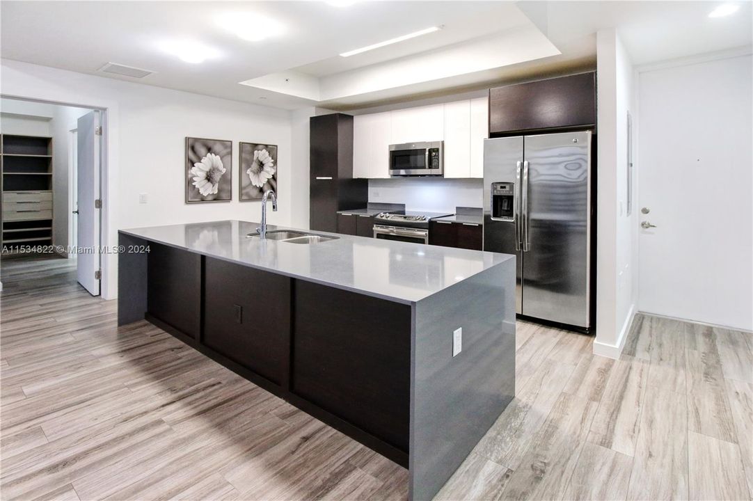 Recientemente alquilado: $6,300 (2 camas, 2 baños, 1242 Pies cuadrados)