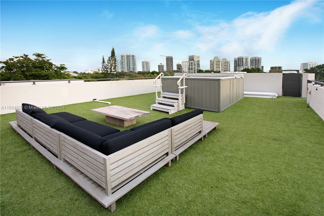 Recientemente alquilado: $6,300 (2 camas, 2 baños, 1242 Pies cuadrados)