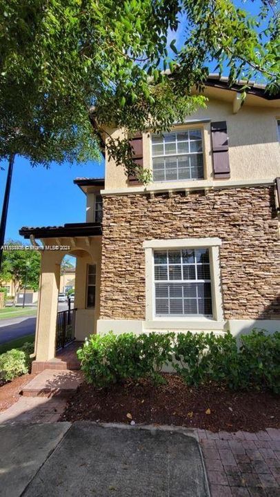 Active With Contract: $371,500 (3 beds, 2 baths, 1325 Square Feet)