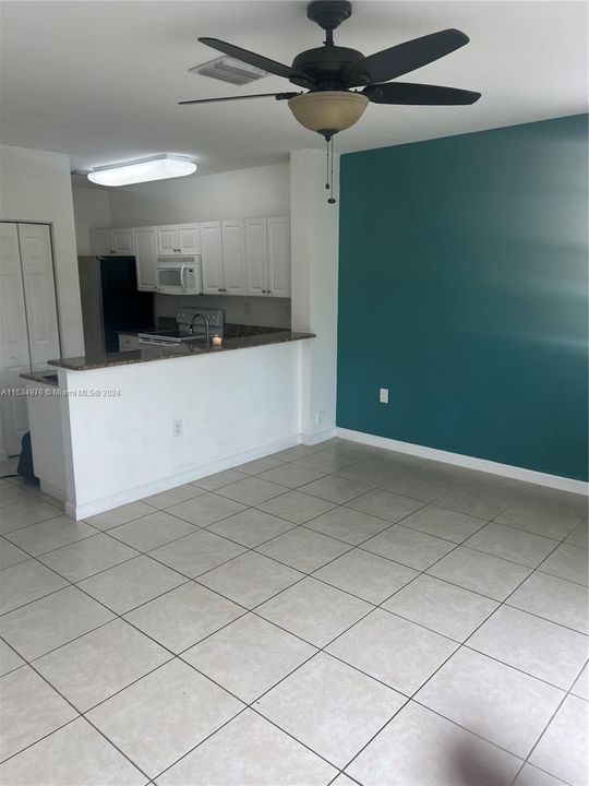 Active With Contract: $371,500 (3 beds, 2 baths, 1325 Square Feet)