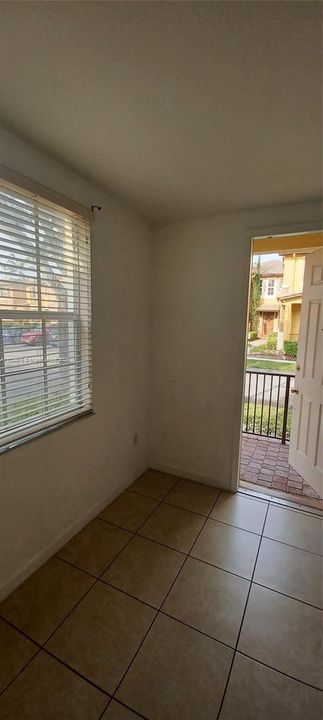 Active With Contract: $371,500 (3 beds, 2 baths, 1325 Square Feet)