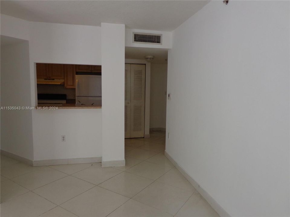 En Venta: $355,000 (3 camas, 2 baños, 1002 Pies cuadrados)