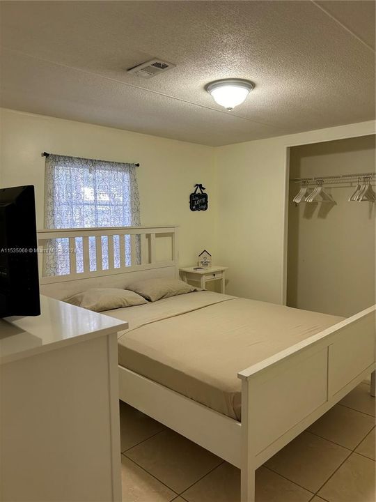 For Rent: $3,000 (3 beds, 2 baths, 1456 Square Feet)