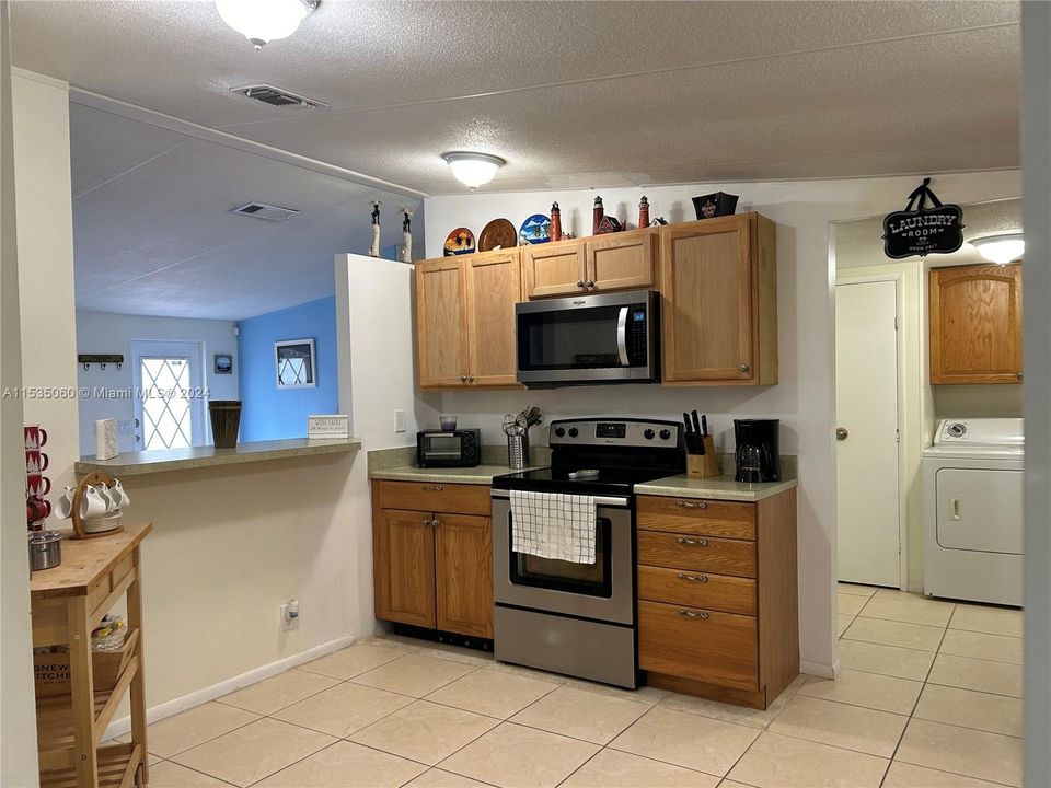 Recently Rented: $3,000 (3 beds, 2 baths, 1456 Square Feet)