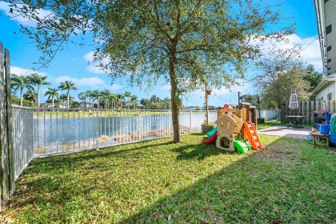 Recently Sold: $578,999 (4 beds, 3 baths, 2065 Square Feet)