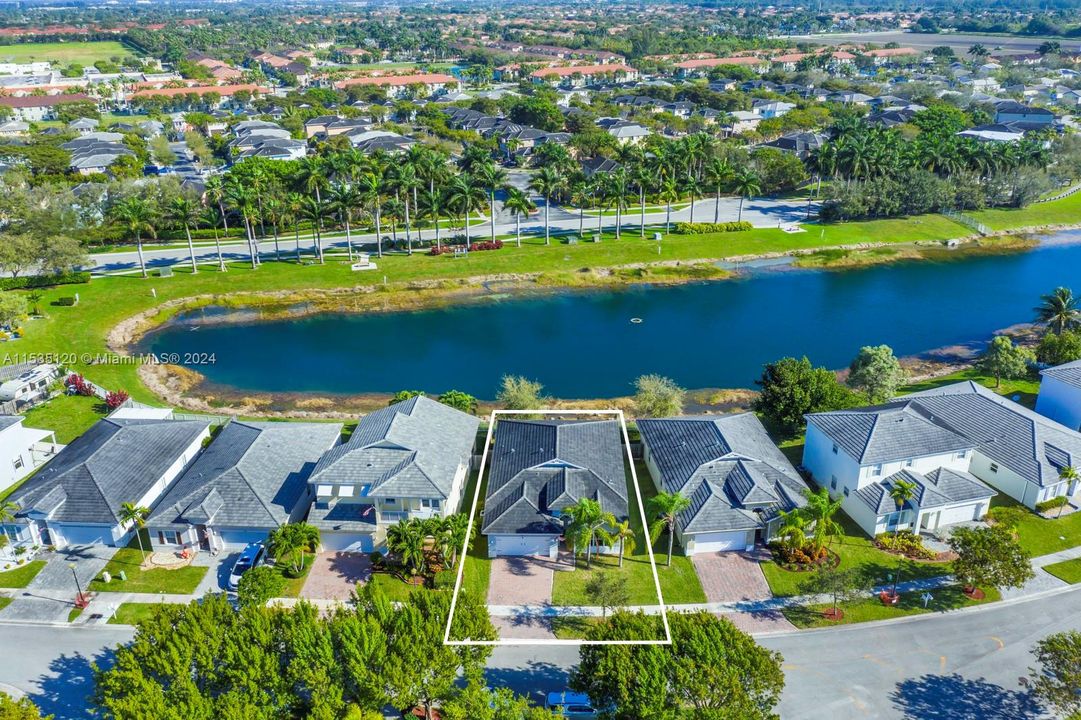 Recently Sold: $578,999 (4 beds, 3 baths, 2065 Square Feet)