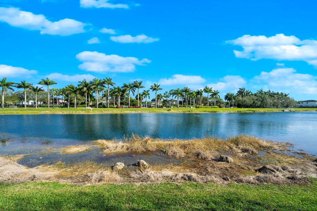 Recently Sold: $578,999 (4 beds, 3 baths, 2065 Square Feet)