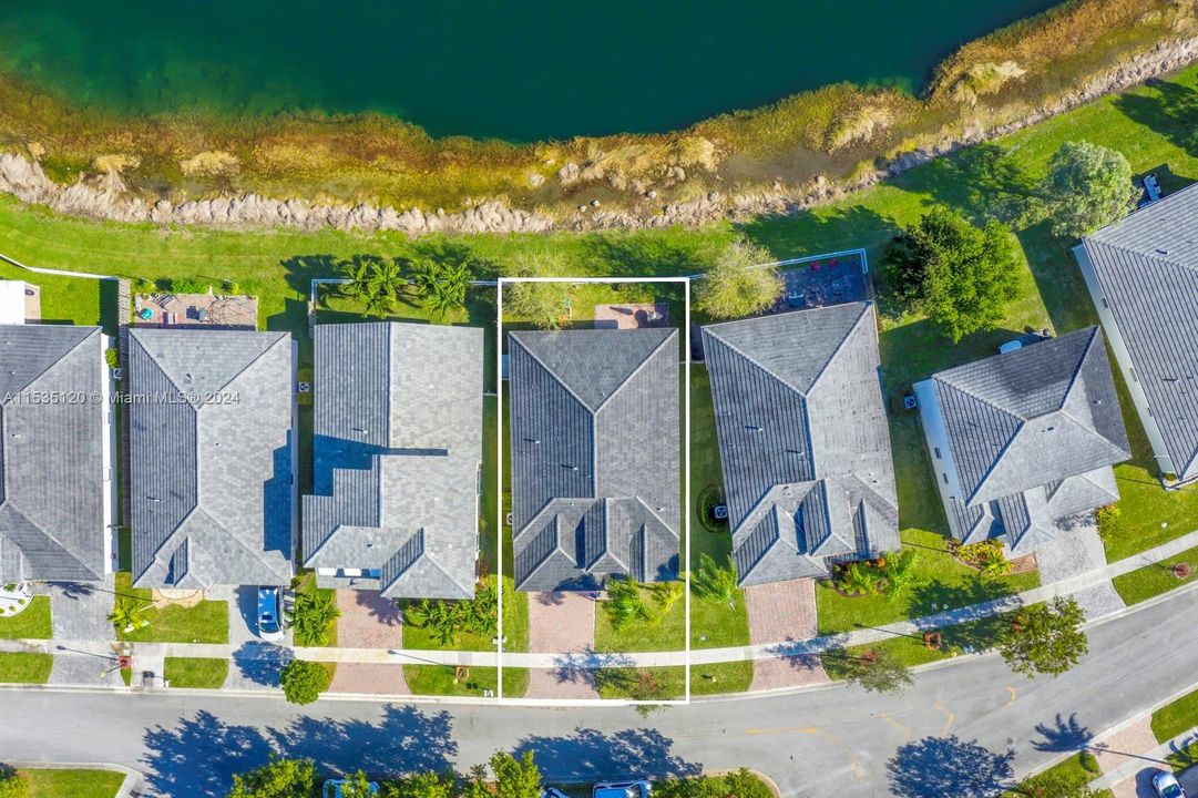 Recently Sold: $578,999 (4 beds, 3 baths, 2065 Square Feet)