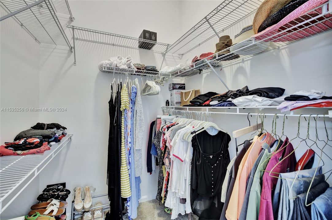 Недавно продано: $549,000 (2 спален, 2 ванн, 1246 Квадратных фут)