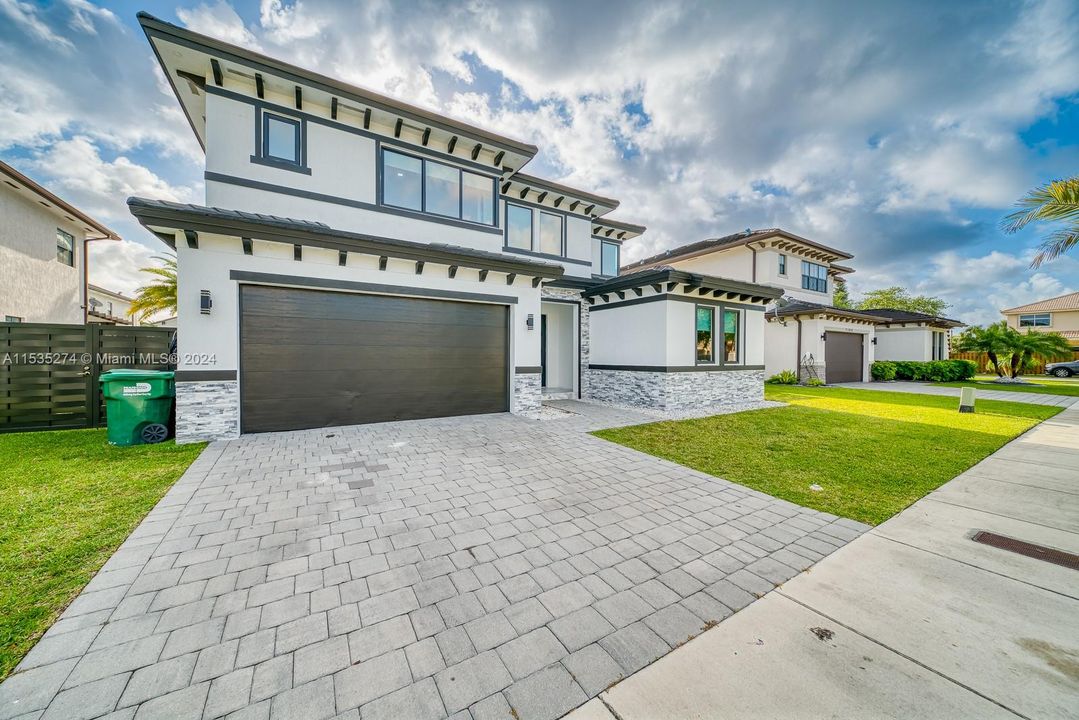 Recently Sold: $1,099,000 (4 beds, 5 baths, 3459 Square Feet)