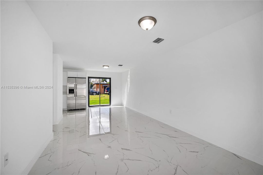 最近租的: $3,000 (3 贝兹, 2 浴室, 0 平方英尺)