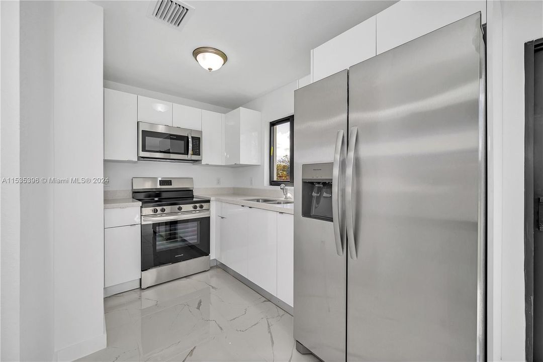 最近租的: $3,000 (3 贝兹, 2 浴室, 0 平方英尺)