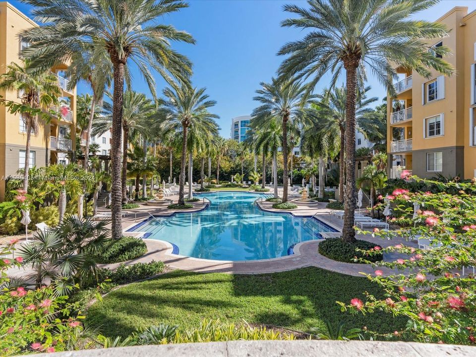 Recently Sold: $1,195,000 (2 beds, 2 baths, 940 Square Feet)