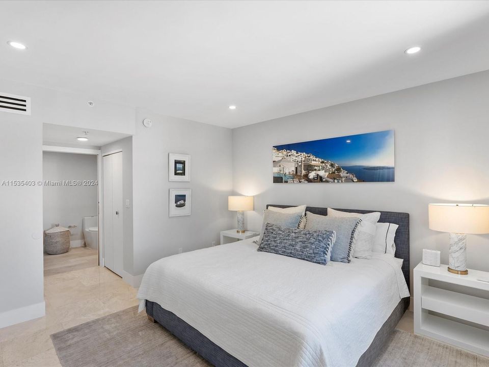 Recently Sold: $1,195,000 (2 beds, 2 baths, 940 Square Feet)