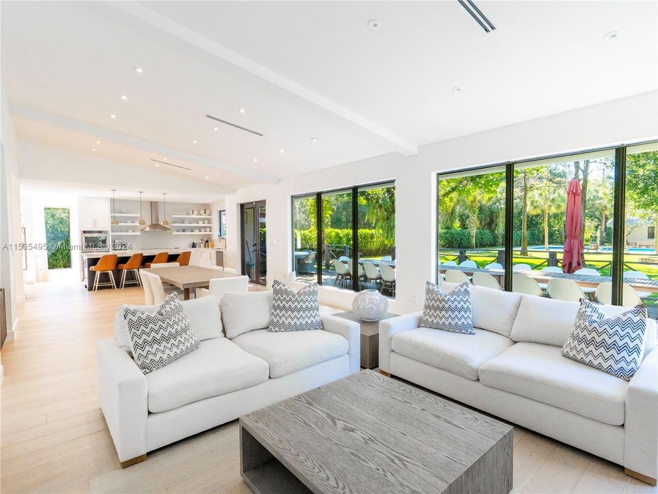 For Sale: $3,595,000 (4 beds, 4 baths, 4440 Square Feet)