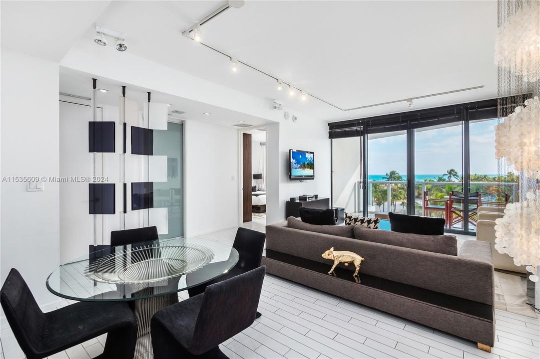 Active With Contract: $2,495,000 (2 beds, 1 baths, 1026 Square Feet)