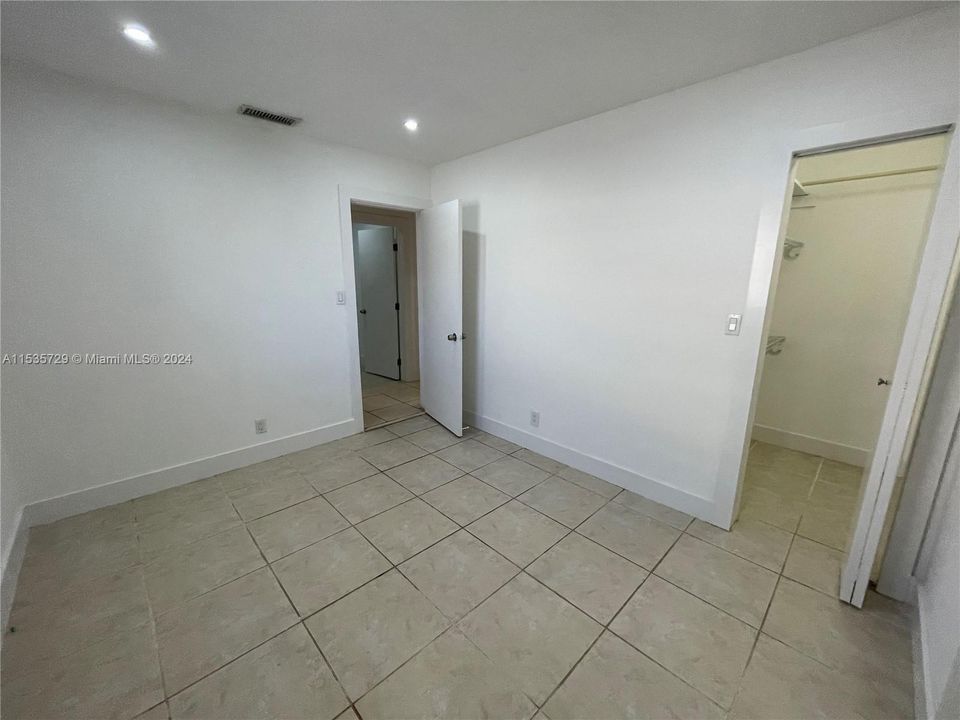 Recientemente alquilado: $3,200 (3 camas, 2 baños, 2300 Pies cuadrados)