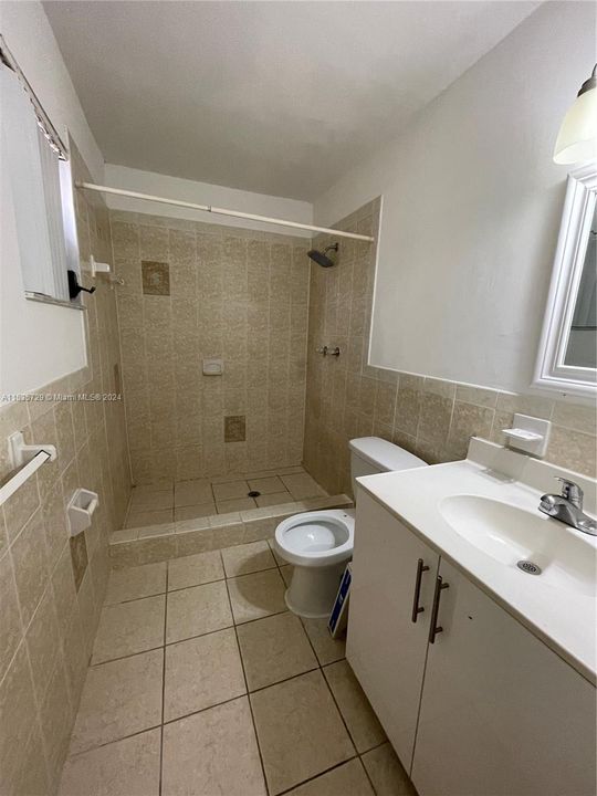 Recientemente alquilado: $3,200 (3 camas, 2 baños, 2300 Pies cuadrados)