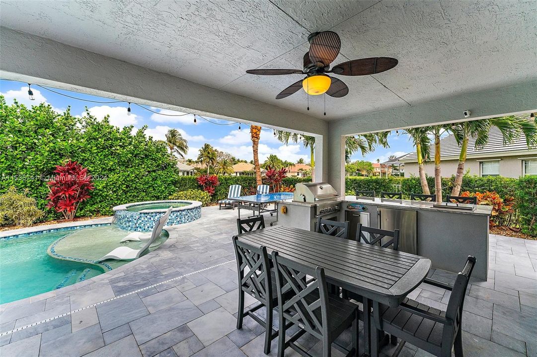 Recently Sold: $1,400,000 (5 beds, 3 baths, 3268 Square Feet)