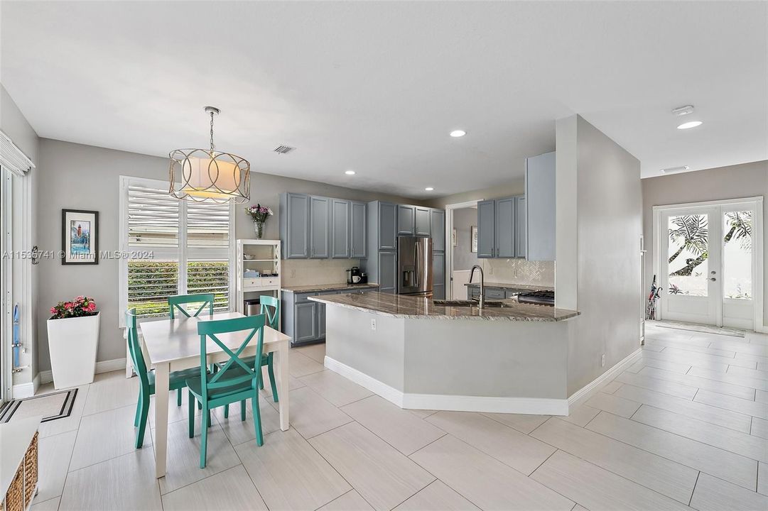 Recently Sold: $1,400,000 (5 beds, 3 baths, 3268 Square Feet)