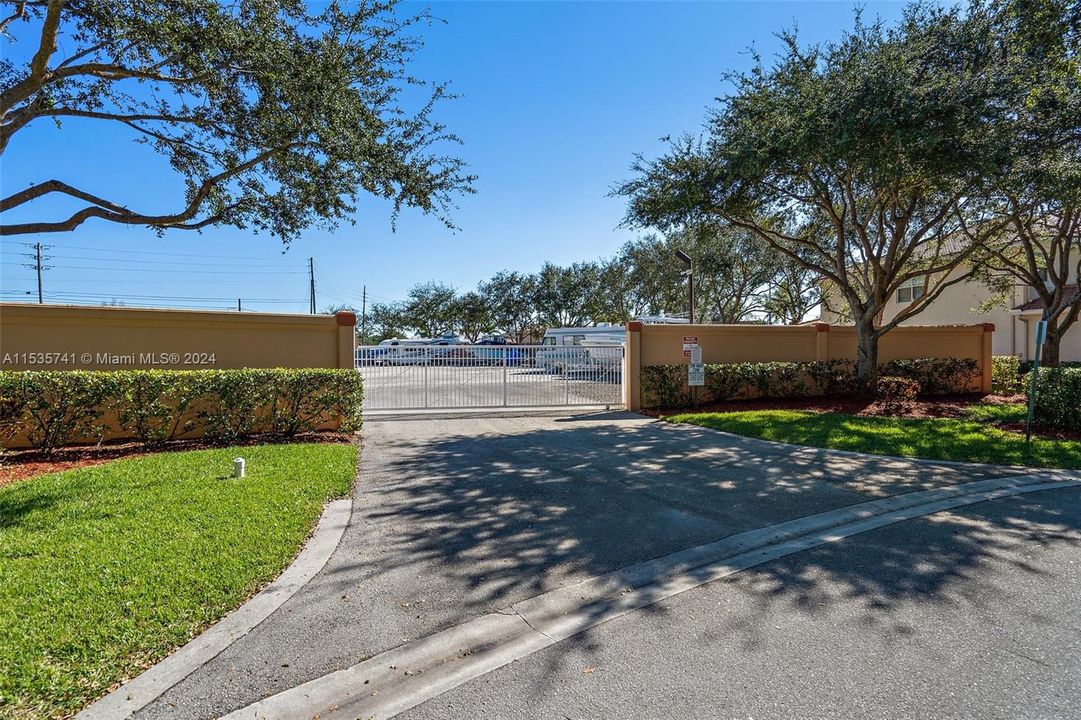 Recently Sold: $1,400,000 (5 beds, 3 baths, 3268 Square Feet)