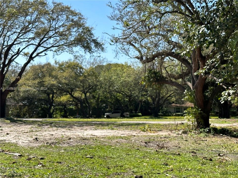 For Sale: $8,750,000 (1.04 acres)