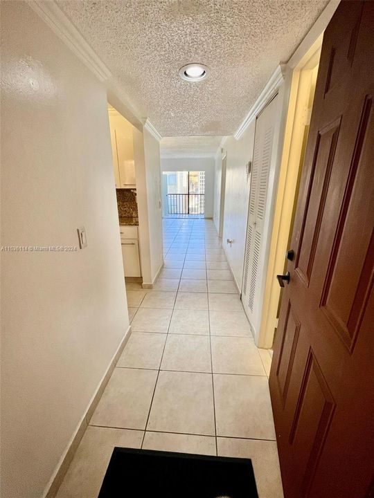 Recently Sold: $205,000 (1 beds, 1 baths, 670 Square Feet)