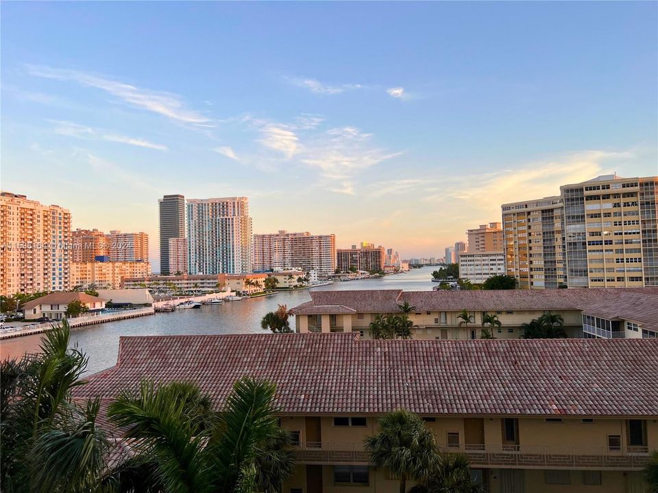 Recently Sold: $528,000 (2 beds, 2 baths, 1020 Square Feet)