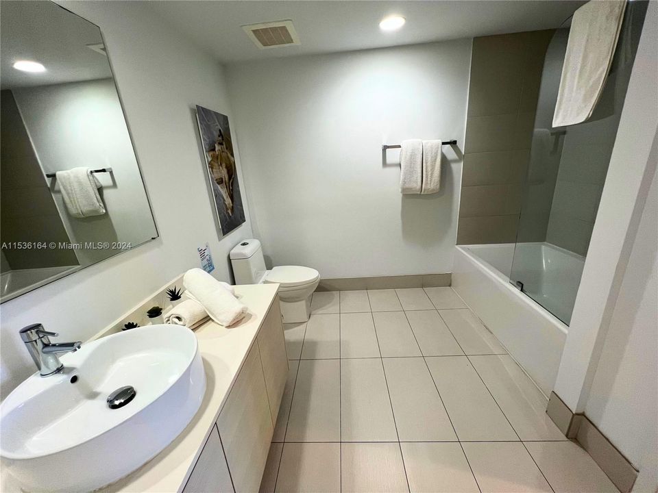 Recently Sold: $528,000 (2 beds, 2 baths, 1020 Square Feet)