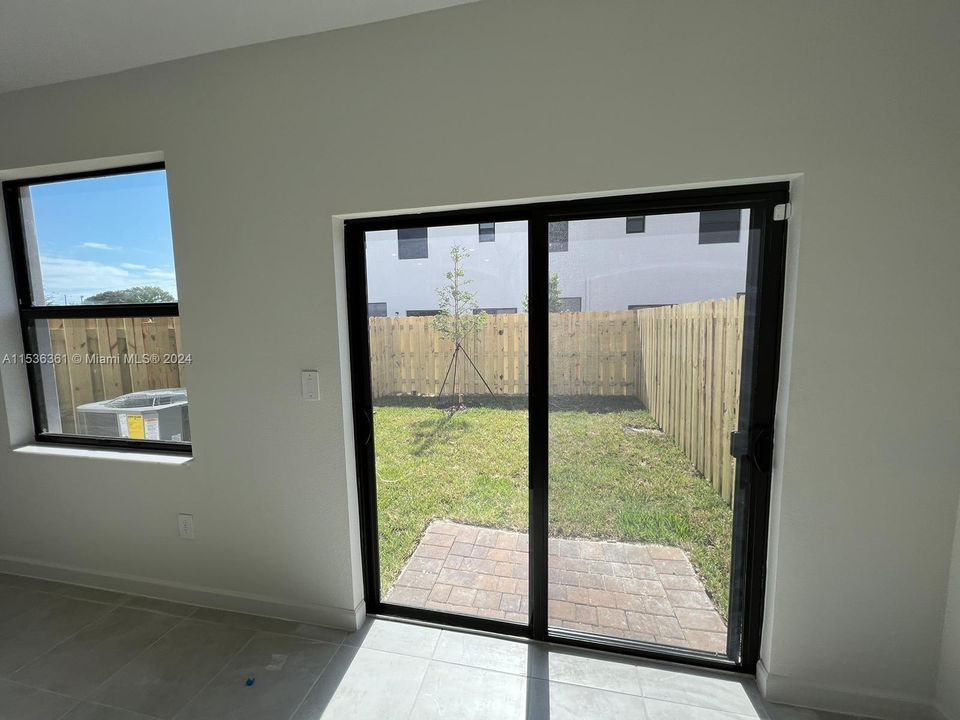 最近租的: $2,699 (3 贝兹, 2 浴室, 0 平方英尺)