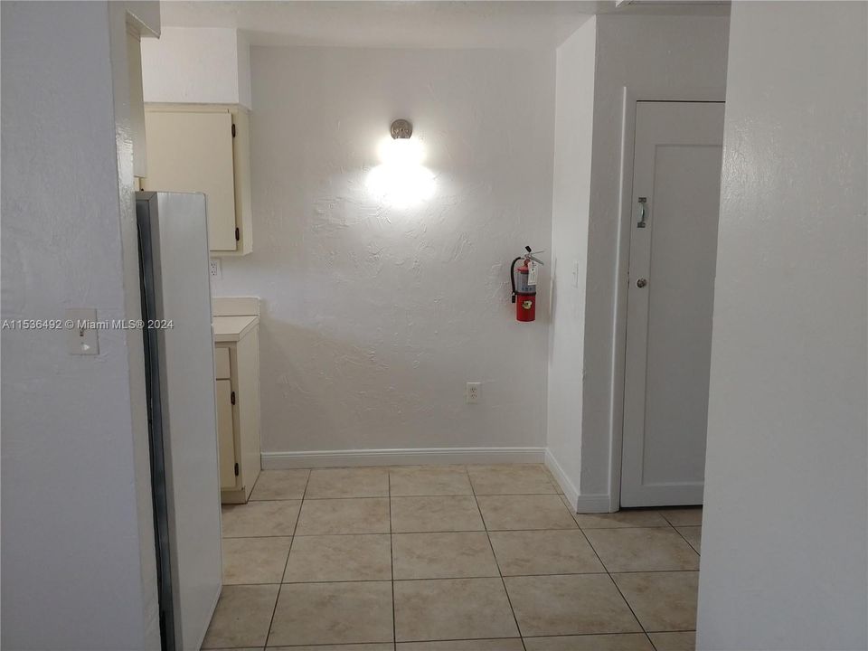 Recently Rented: $1,450 (1 beds, 1 baths, 2576 Square Feet)