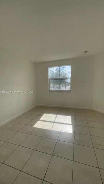 For Rent: $2,100 (3 beds, 2 baths, 1182 Square Feet)