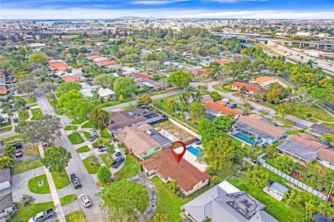 Active With Contract: $1,100,000 (4 beds, 2 baths, 1964 Square Feet)