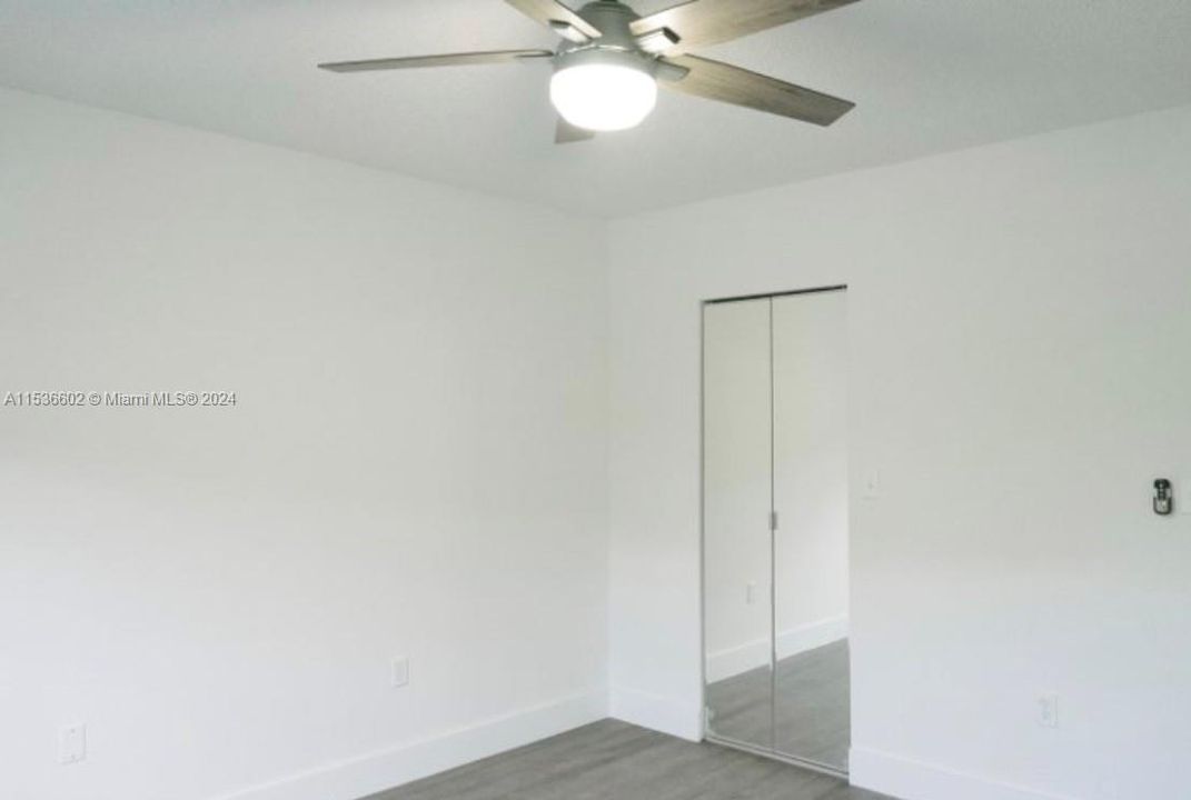 For Sale: $290,000 (1 beds, 1 baths, 672 Square Feet)