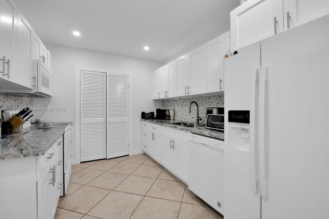 Recently Sold: $1,799,000 (0 beds, 0 baths, 3073 Square Feet)