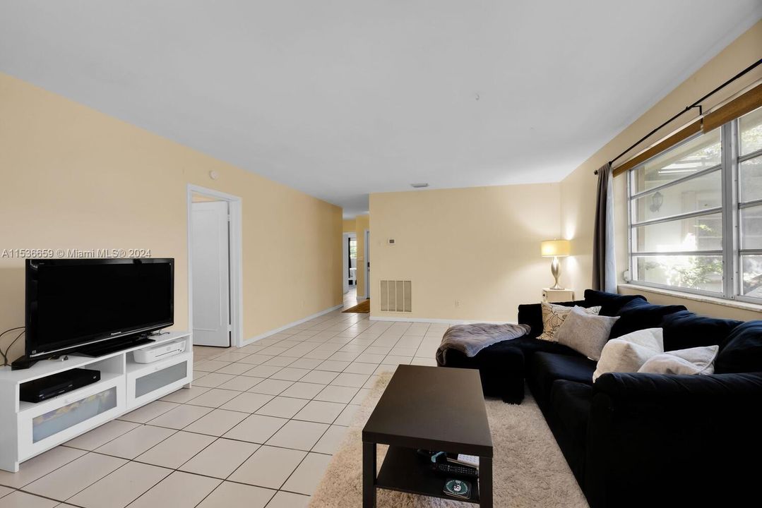 Recently Sold: $1,799,000 (0 beds, 0 baths, 3073 Square Feet)