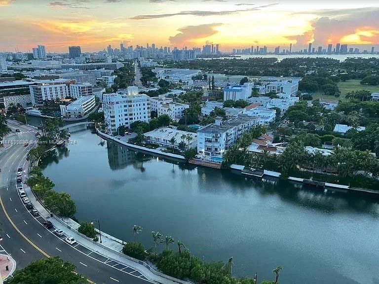 Recently Rented: $3,000 (1 beds, 1 baths, 848 Square Feet)