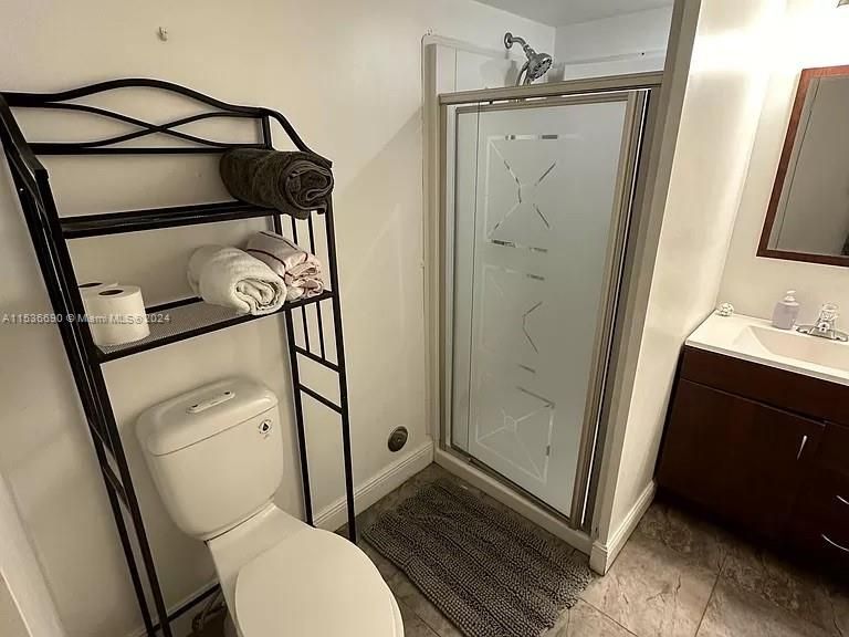 Recently Rented: $3,000 (1 beds, 1 baths, 848 Square Feet)